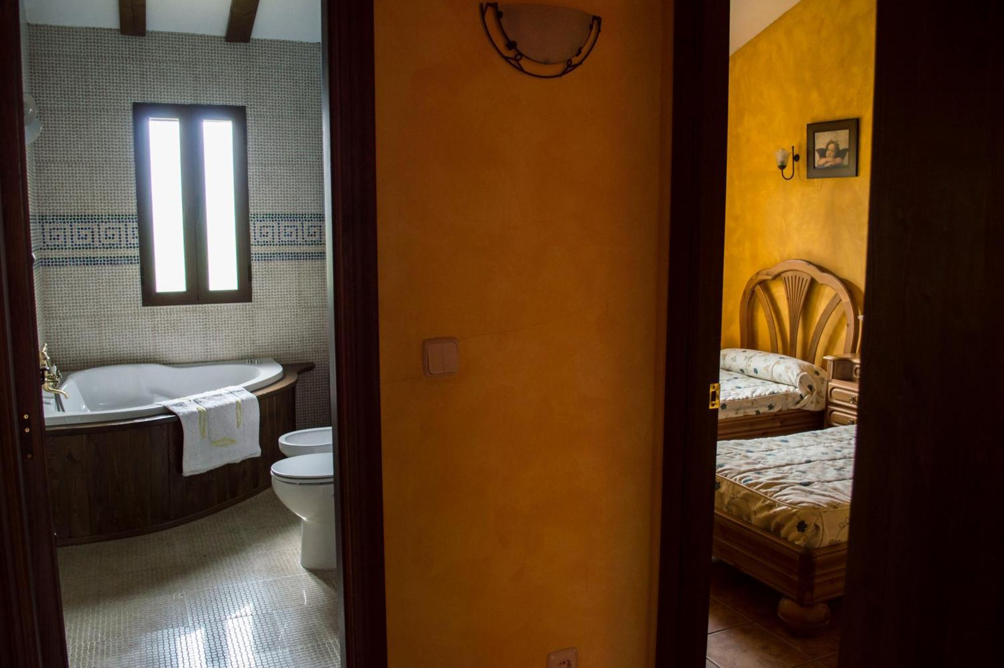 Apartamentos Rurales Alvado Tamajon Extérieur photo